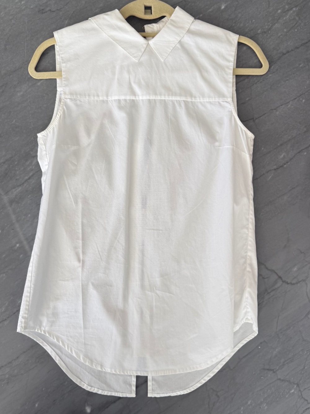 Victoria Beckham White Cotton Sleeveless Shirt with Back Gold Zip  Size US 4